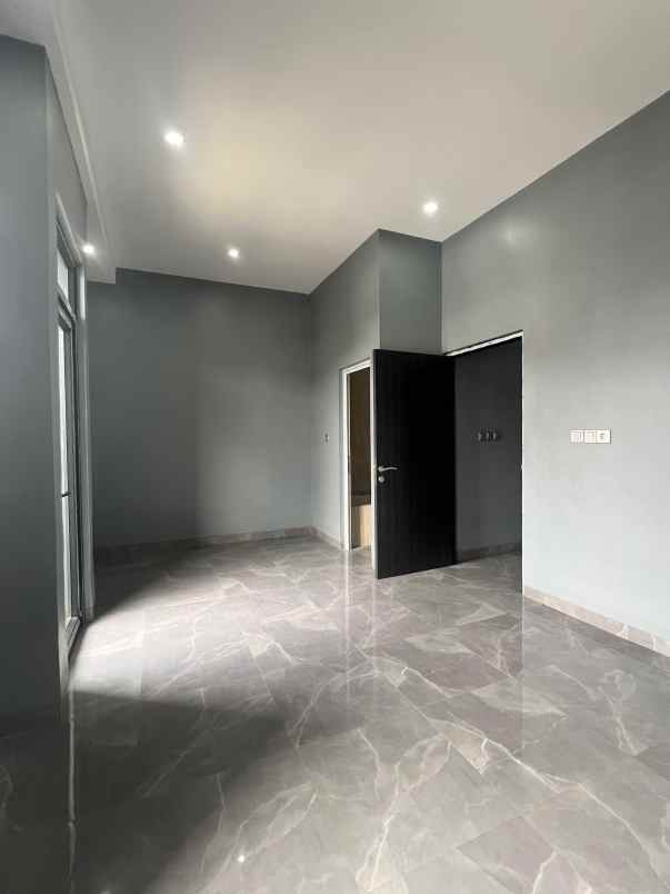 rumah siap huni dekat lrt cikunir 1 jatibening