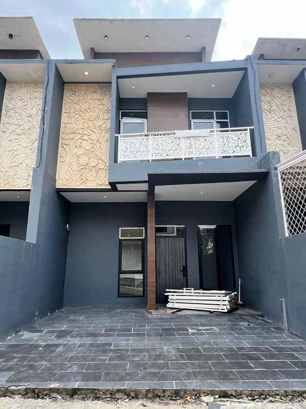 rumah siap huni dekat lrt cikunir 1 jatibening