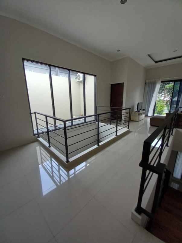 rumah siap huni di kencana loka bsd