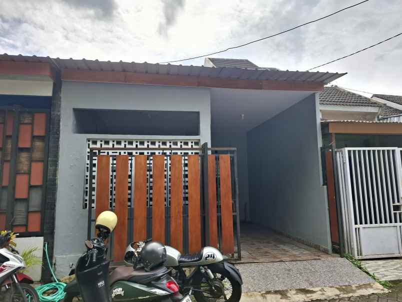 rumah siap huni di perumahan bumi tegal besar