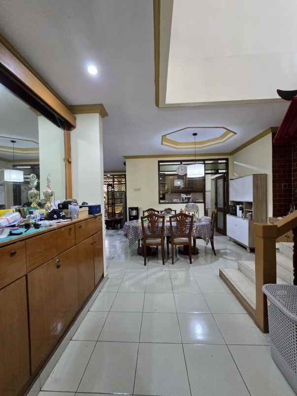 rumah strategis di utan kayu matraman jaktim