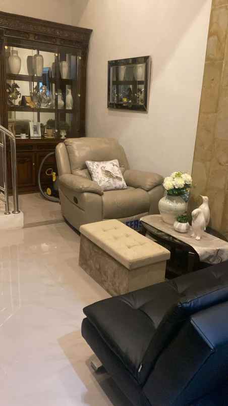 rumah tanah luas 2 lantai cipayung jakarta timur