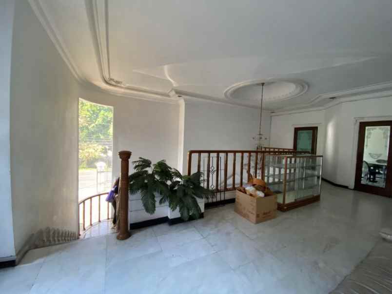 rumah usaha raya jemursari strategis bagus