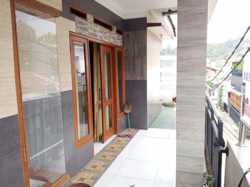 runah cikadut dekat arcamanik bandung