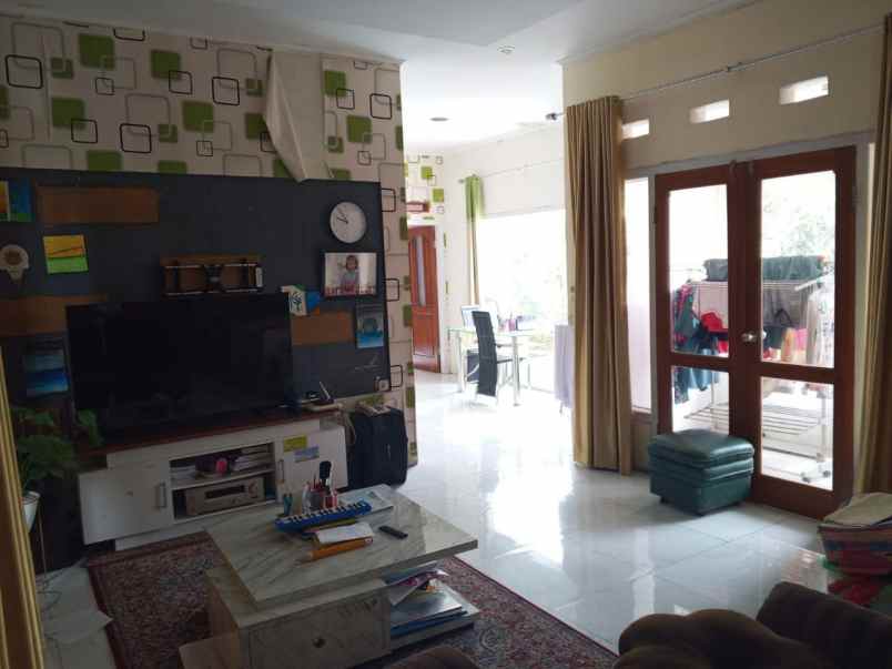 runah cikadut dekat arcamanik bandung