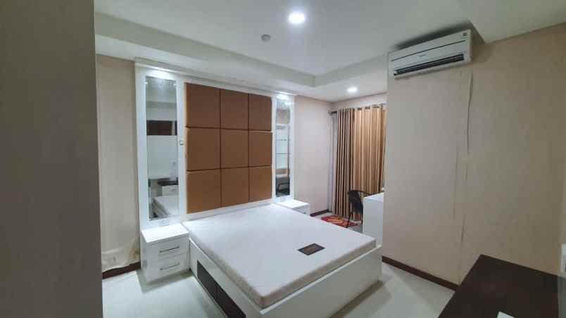 sewa condo furnished green bay pluit