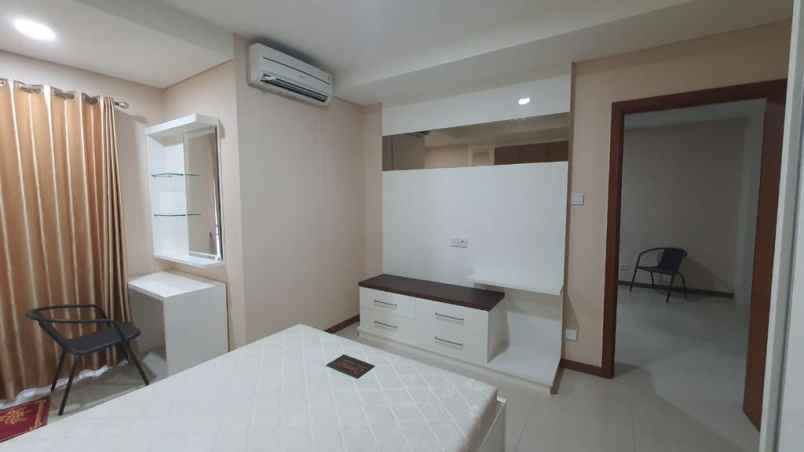 sewa condo furnished green bay pluit