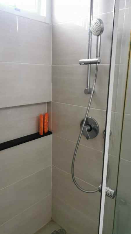 sewa rumah green lake city cluster australia tangerang