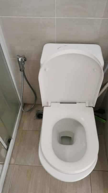 sewa rumah green lake city cluster australia tangerang