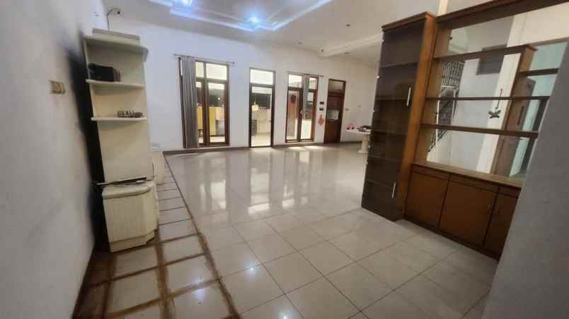 sewa rumah taman mutiara pakuwon city