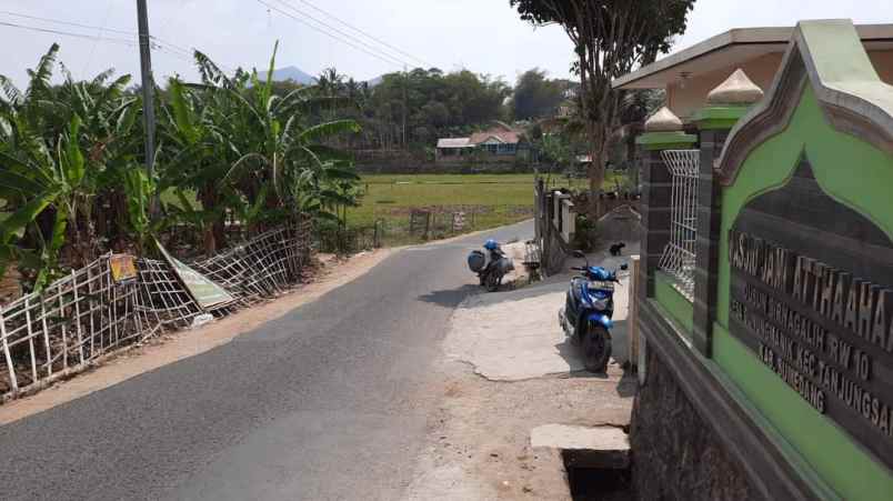 tanah matang siang bangun di jatinangor