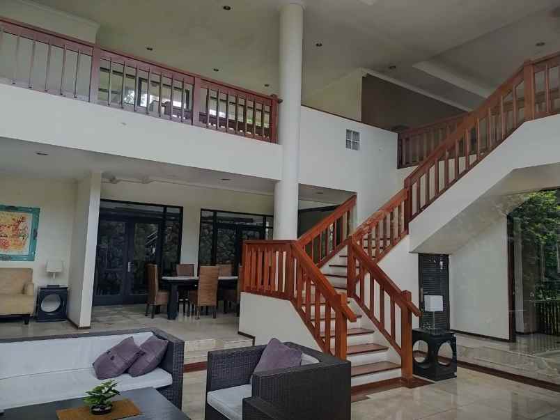 villa jl raya cipayung datar gn