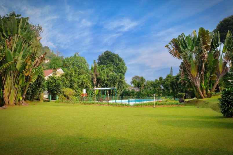 villa jl raya puncak gadog