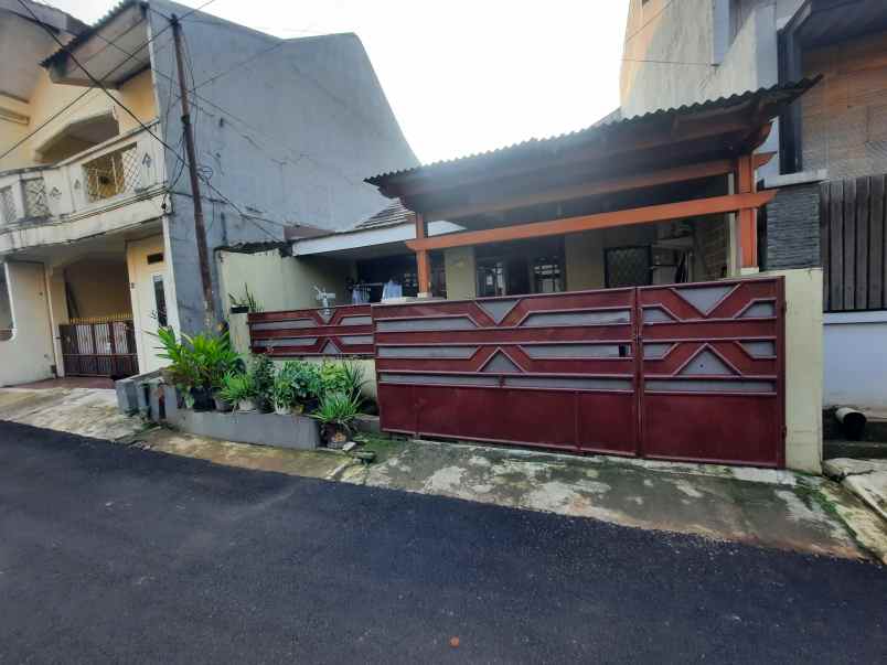 1 menit ke tol sawangan komplek bdn