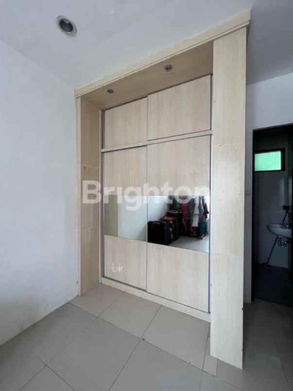 buyer only klampis wisma rumah 2 lantai row 3 mobil