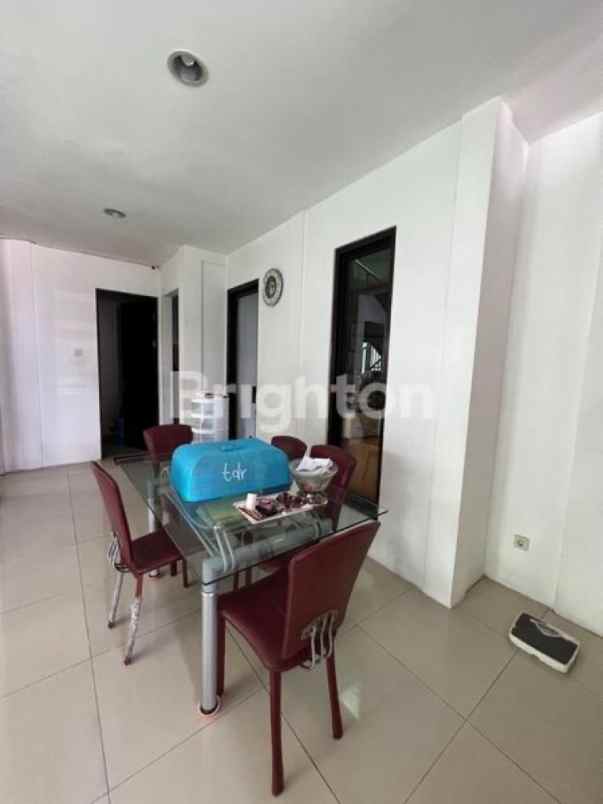 buyer only klampis wisma rumah 2 lantai row 3 mobil