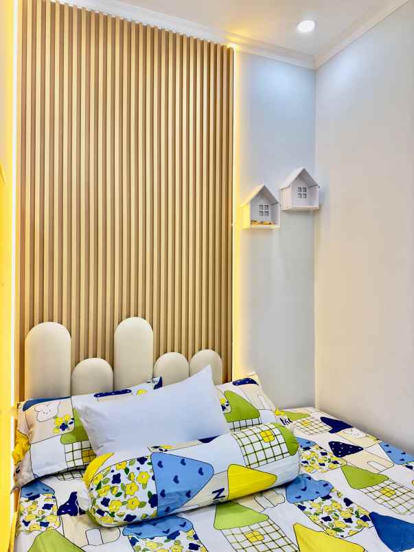 dijual di perumahan h city sawangan bojongsari depok
