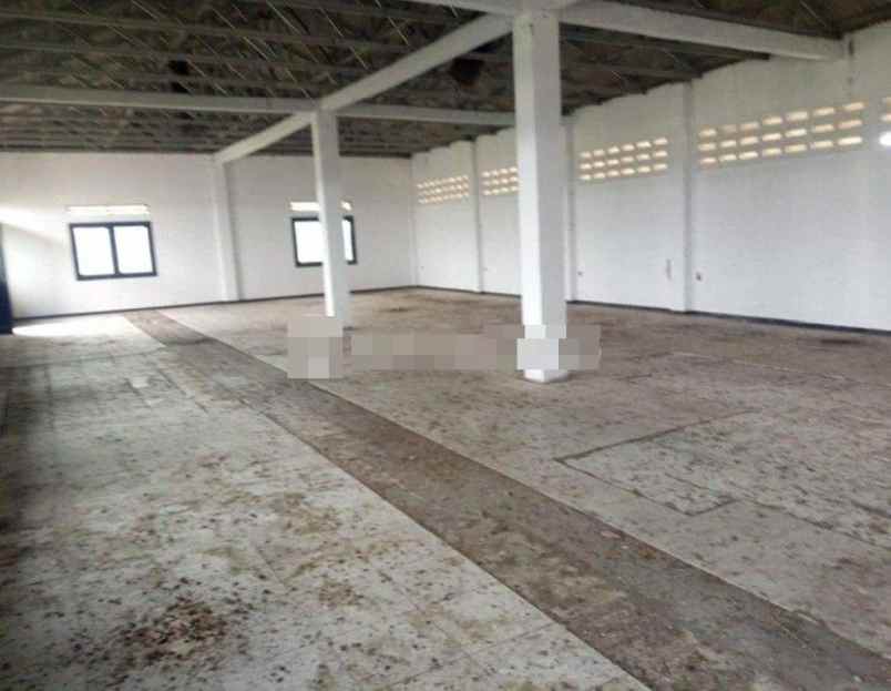 dijual gudang di desa cariu timur karawang luas shm