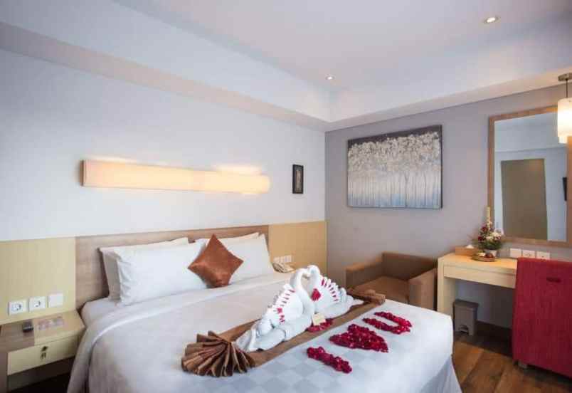 dijual hotel raya kuta