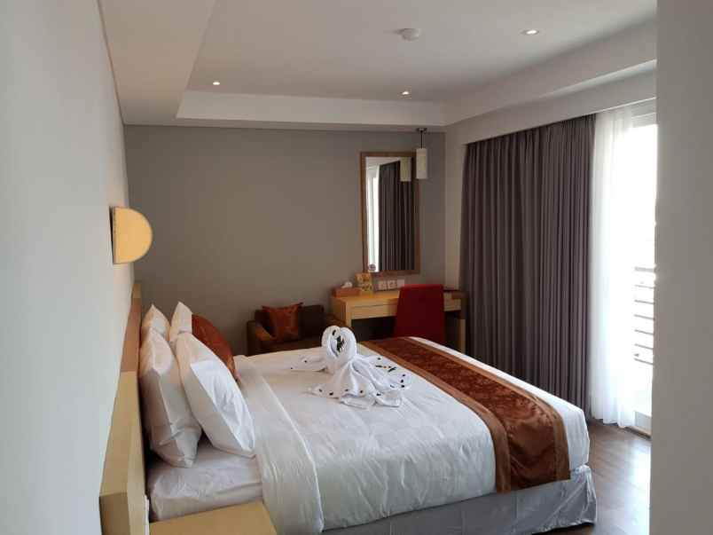 dijual hotel raya kuta