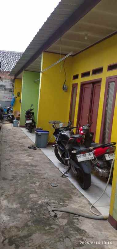 dijual kontrakan 4 pintu terisi penuh