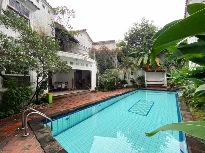 dijual murah rumah di jalan kemang selatan