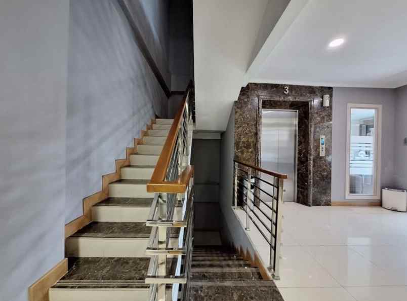 dijual ruko gudang kantor jalan tanah tinggi timur