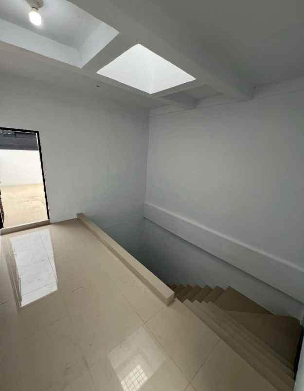 dijual ruko gudang kantor jalan yos sudarso mons