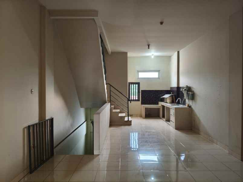 dijual ruko gudang kantor jln m h thamrin