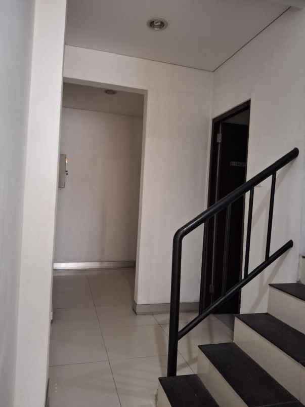 dijual ruko raya jemursari kondisi terawat bagus