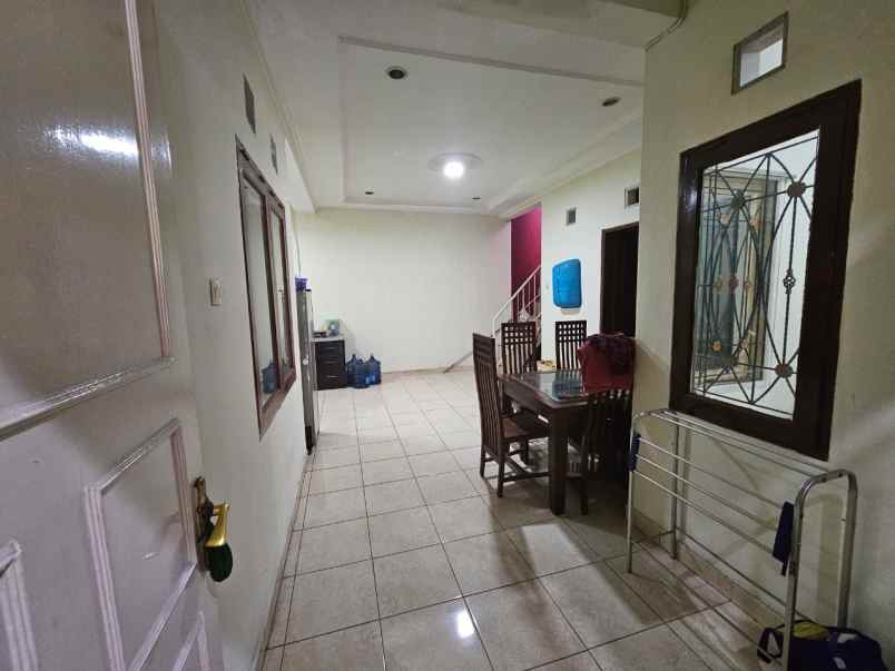 dijual rumah 1 5 lt cluster bulevar hijau harga nego