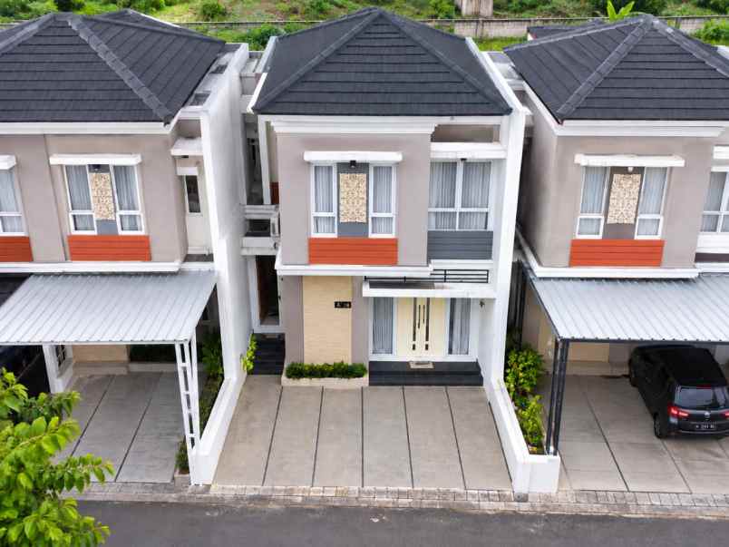 dijual rumah 2 lantai full furnish pamulang shm