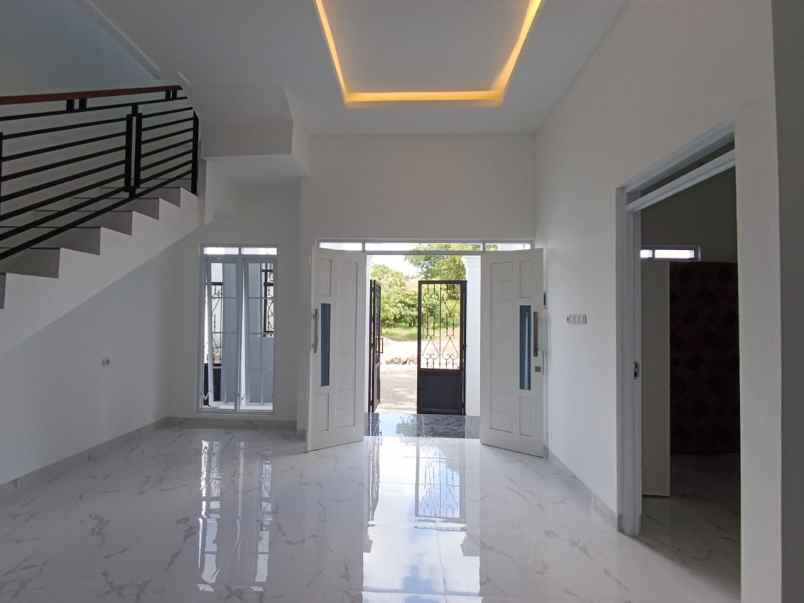 dijual rumah 2 lantai style eropa di pusat kota klaten