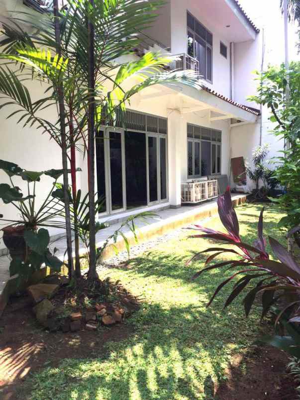 dijual rumah 28 patra kuningan barat