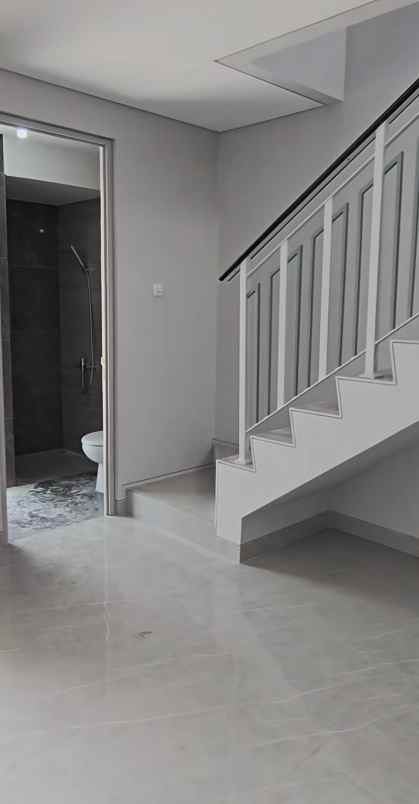 dijual rumah aruba villa pakuwon city