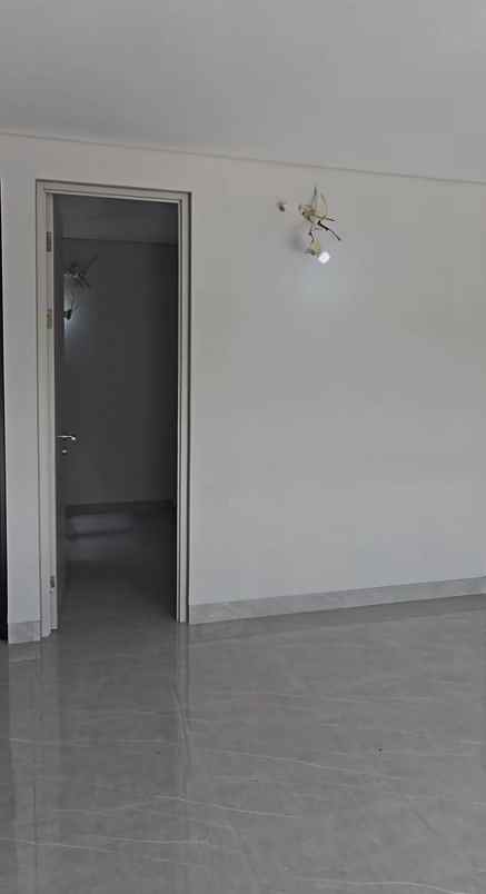 dijual rumah aruba villa pakuwon city