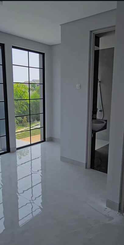 dijual rumah aruba villa pakuwon city
