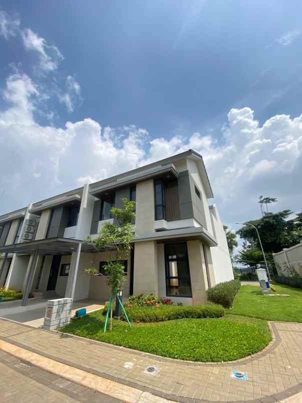 dijual rumah bsd city