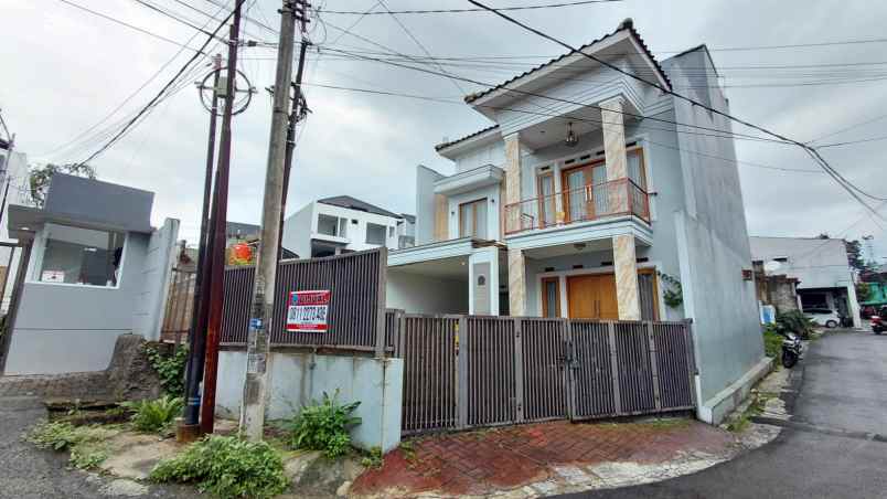 dijual rumah budi luhur
