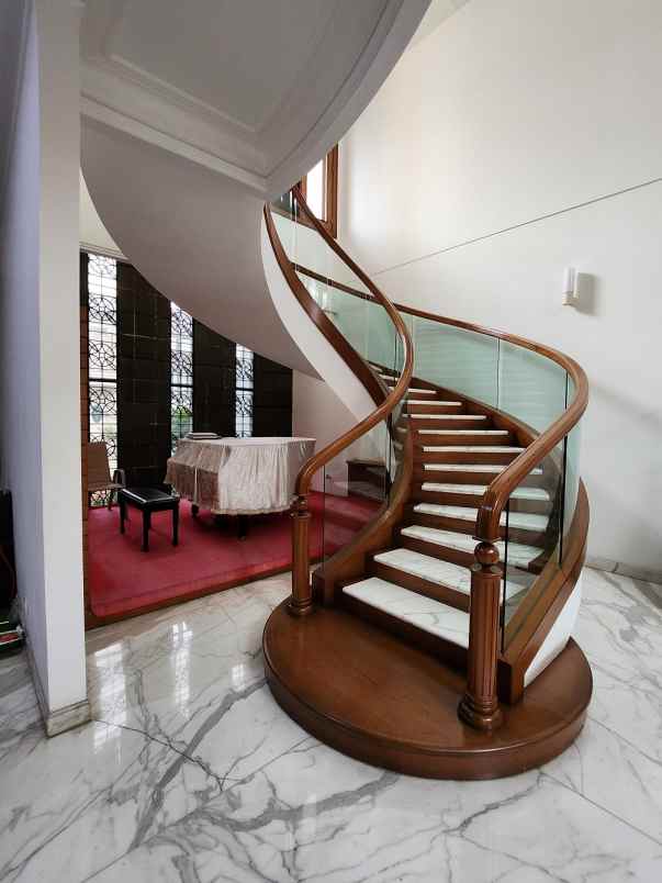 dijual rumah bukit gading mediterania