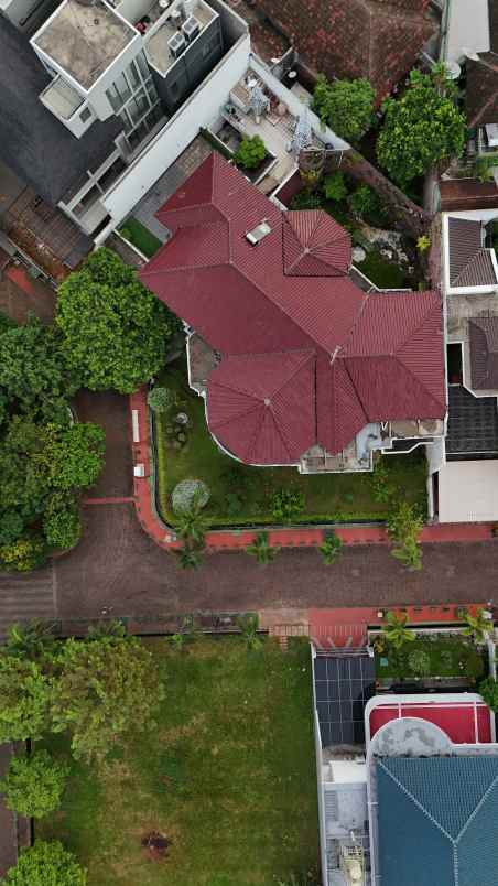 dijual rumah bukit gading villa