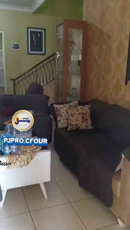 dijual rumah bulevar hijau