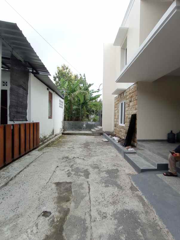 dijual rumah candi gebang