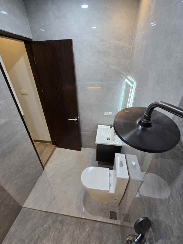 dijual rumah cempaka putih tengah jakpus