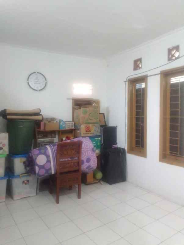 dijual rumah cipageran