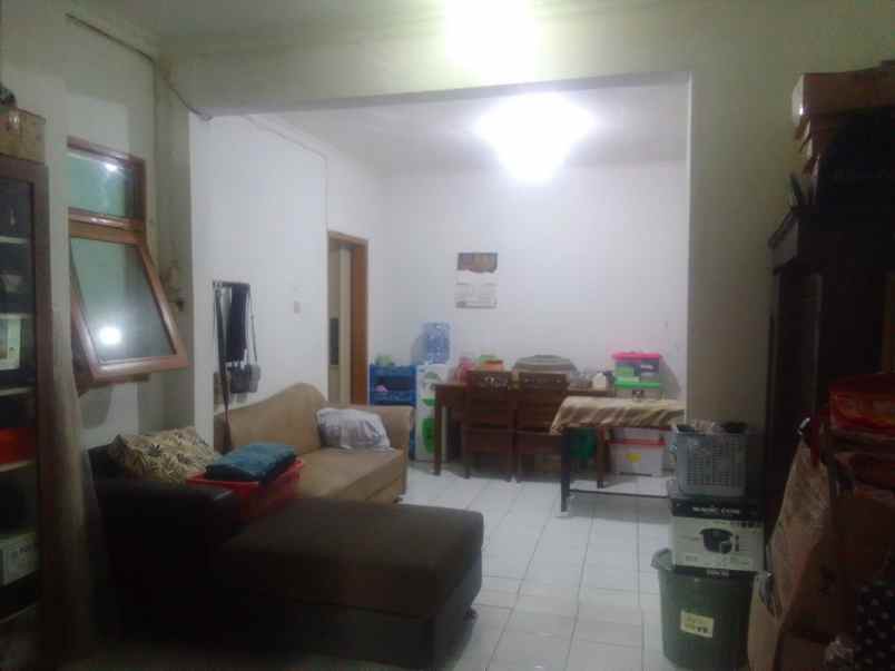 dijual rumah cipageran