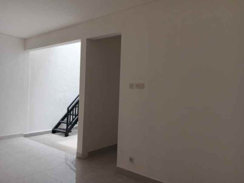 dijual rumah cipedak jagakarsa jakarta