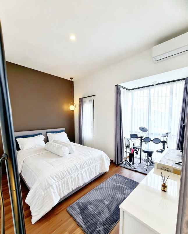 dijual rumah ciracas