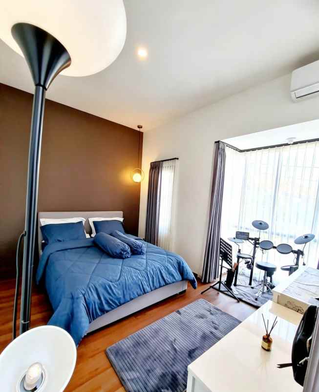 dijual rumah ciracas