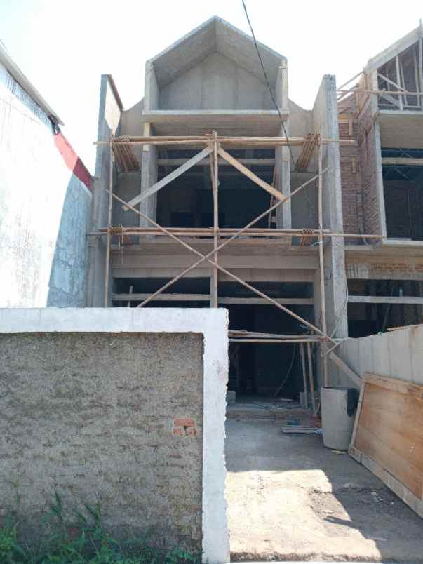 dijual rumah cisaranten kulon